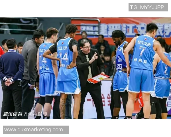 凯撒带领球队客场战胜广东胜利献给福建球迷全省球迷齐庆祝欢腾气氛热烈
